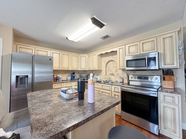 Building Photo - 112 Tuscany Trail