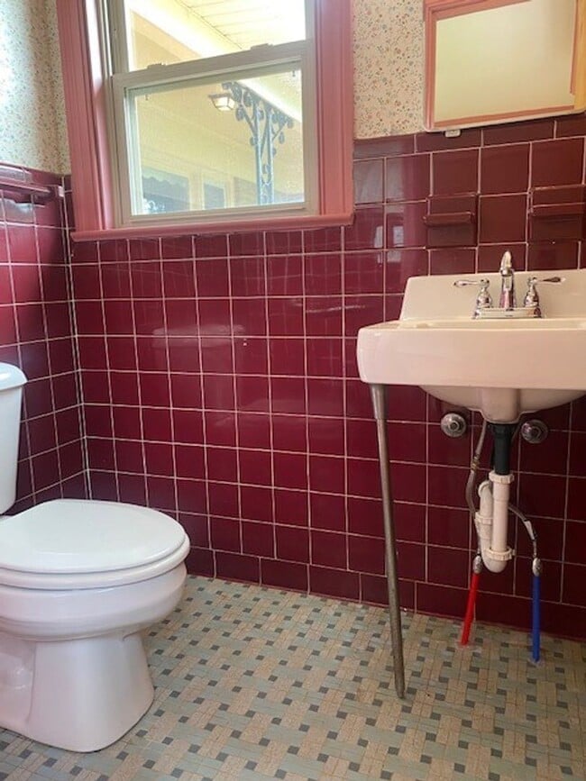 Building Photo - 819 Old Smith Chapel Rd