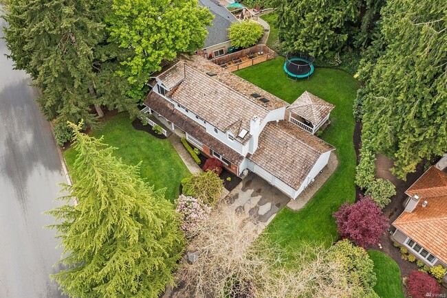 Building Photo - Gourgues Timberline house