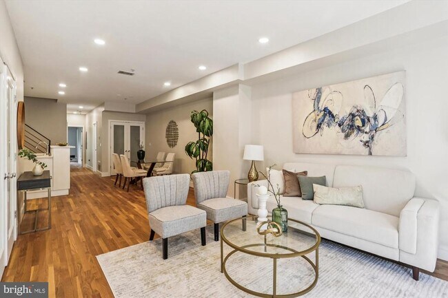 Building Photo - 3222 13th St NW