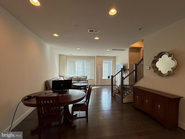 Building Photo - 6611 Eames Wy