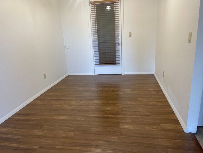 Building Photo - 2470 S. Mt. View