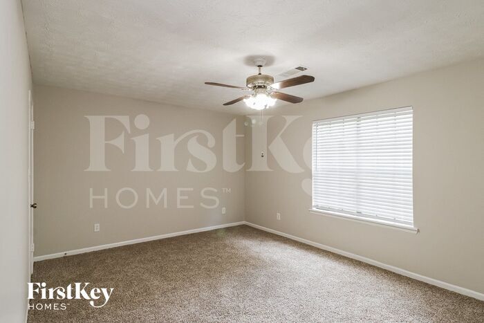 Building Photo - 388 Fire Fly Dr