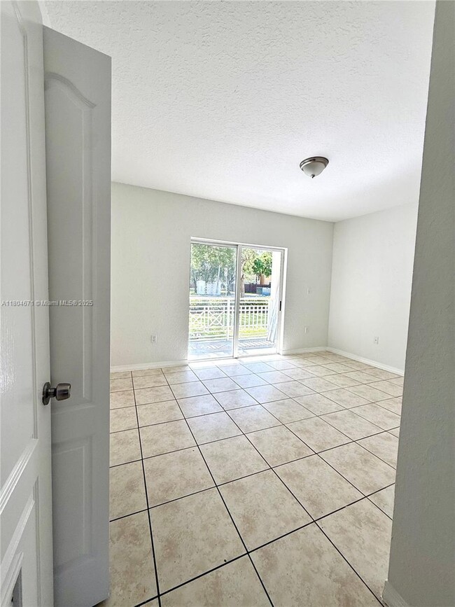 Building Photo - 8851 NW 112th Ave