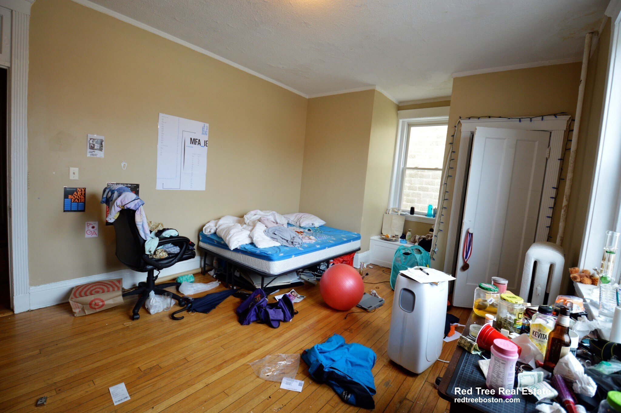 Building Photo - 328 Saint Paul St