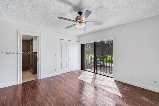 Building Photo - 2551 Camelot Ct