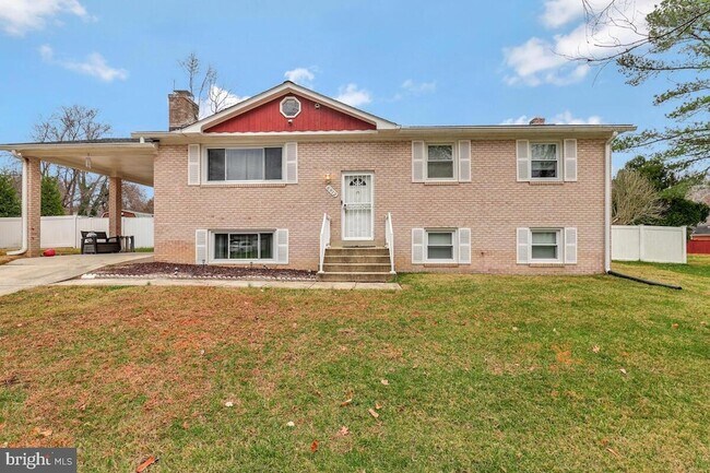 Primary Photo - 6912 Eilerson St