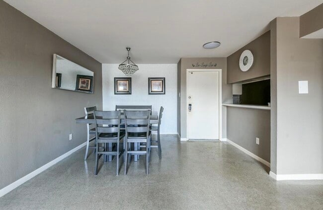 Building Photo - 8529 Hearth Dr