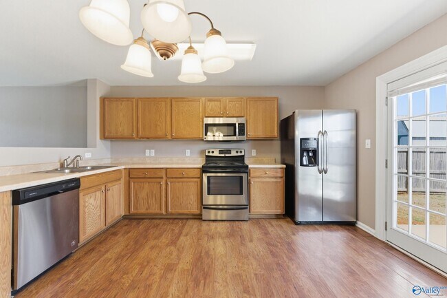 Building Photo - 3294 Castlecreek Dr SW
