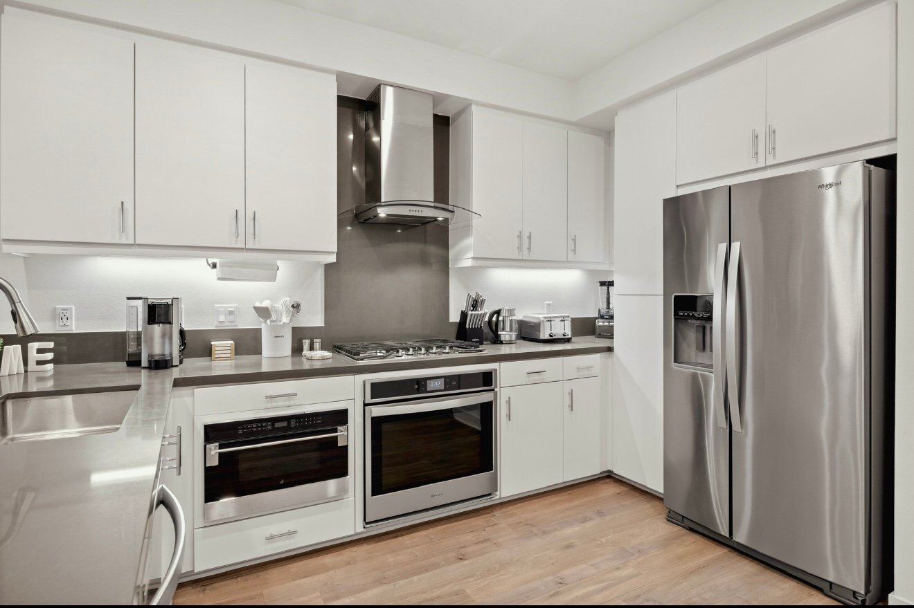 Building Photo - 2338 Nolita