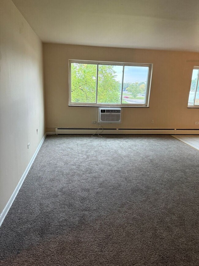 Building Photo - 723 Grant Ave