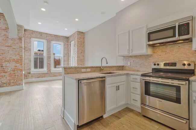 Building Photo - 1227 15th St NW