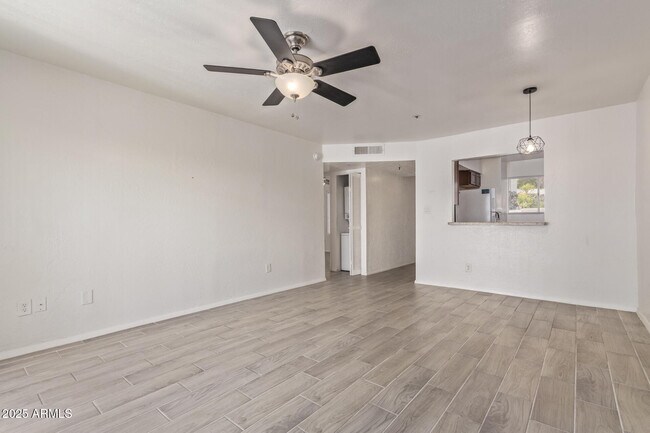 Building Photo - 7494 E Earll Dr