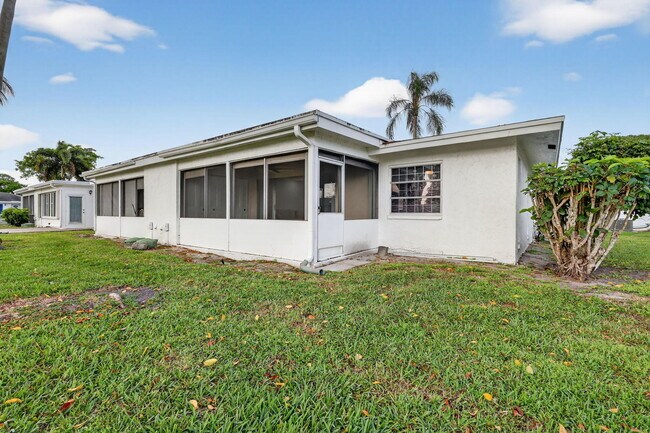 Building Photo - 5093 Privet Pl
