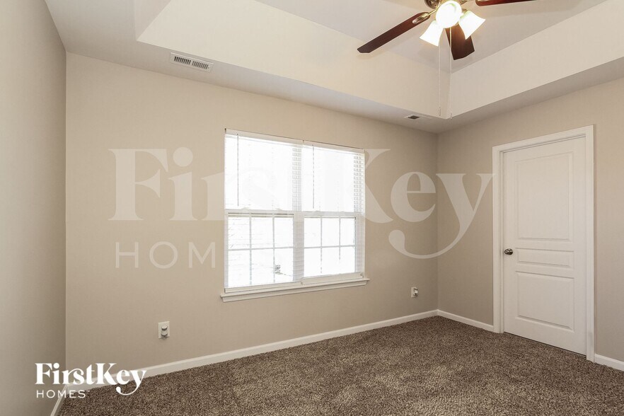 Building Photo - 10544 Meadow Crossing Ln