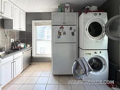 Building Photo - 5 W Sorrento St