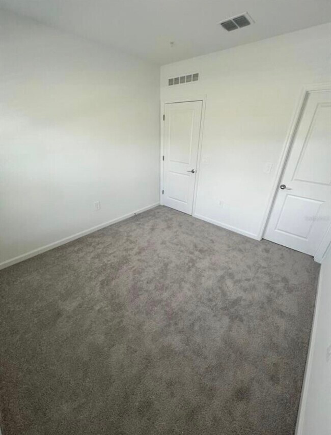 Building Photo - 7318 Ivy Tendril Ave