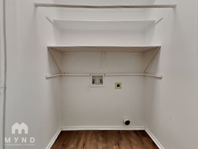 Building Photo - 17217 N Larkspur Ln