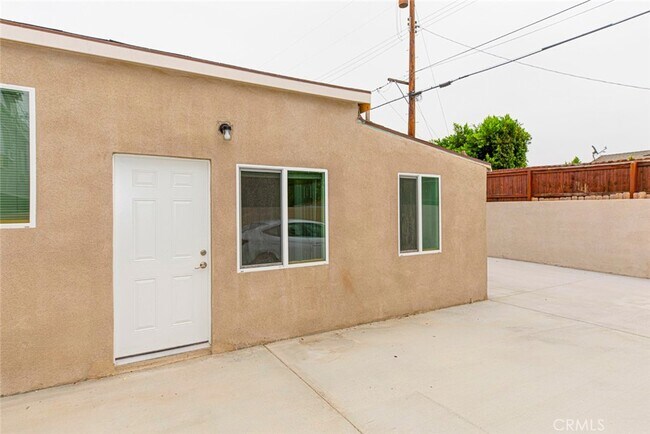 Building Photo - 6250 Vineland Ave