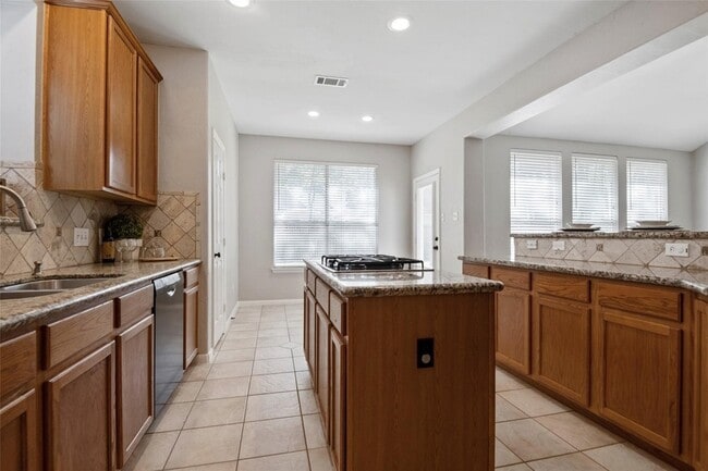 Building Photo - 35 N York Gate Ct