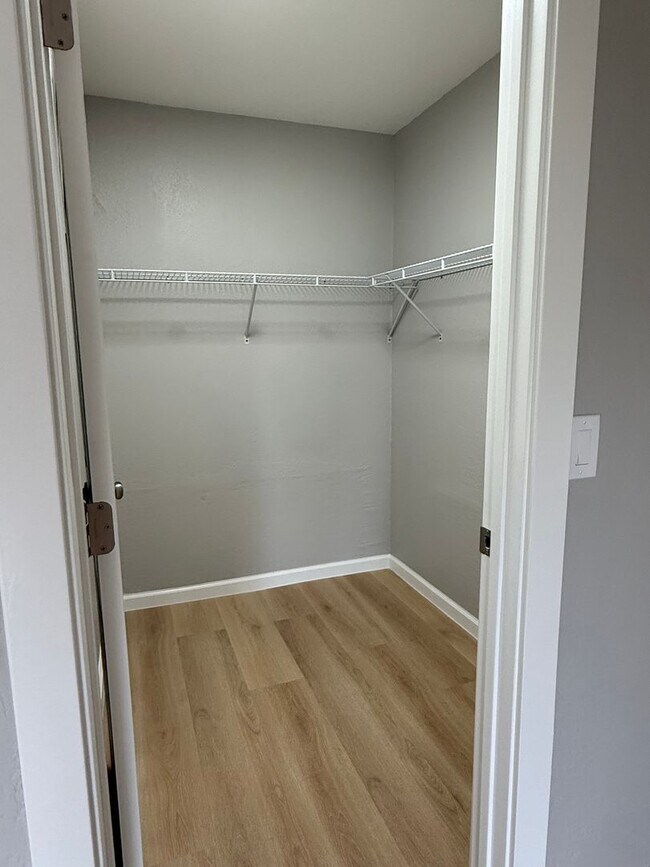 Building Photo - Beautifully Remodeled Duplex in Galt, CA