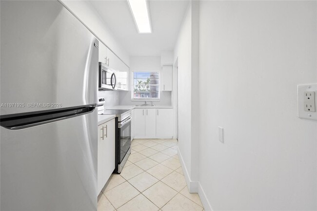 Building Photo - 141 NE 10th Ave