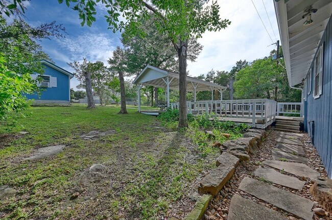 Building Photo - 9481 Lake Forest Cir
