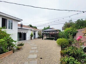 Building Photo - 2016 1/2 W 146th Pl-