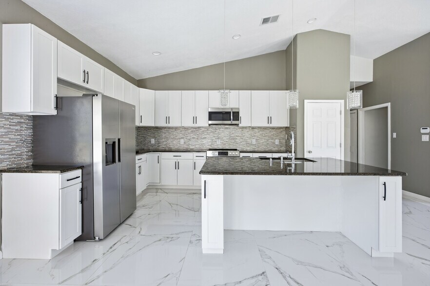 Building Photo - 14550 SW 61st Ct