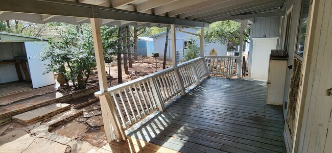 Building Photo - Mountain Chalet Home Available Now!