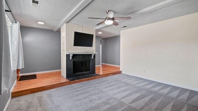 Building Photo - 1623 Oneel Dr