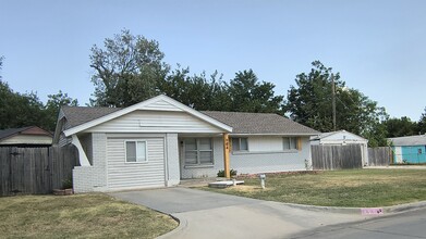 Building Photo - 984 NW 5th St