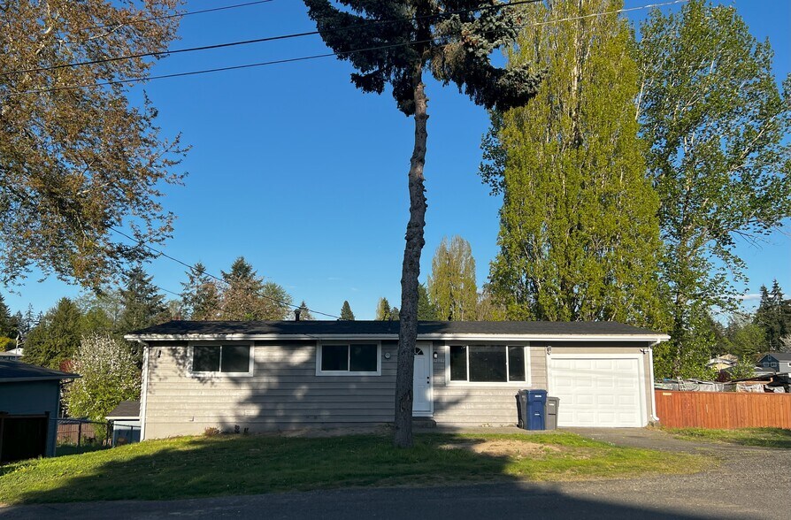 Building Photo - 32902 26th Pl SW