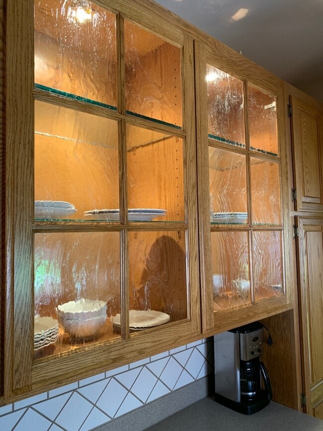 Building Photo - Studio