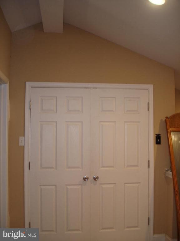 Building Photo - 160 Levering St