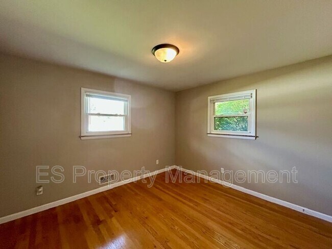 Building Photo - 5106 Radnor Rd