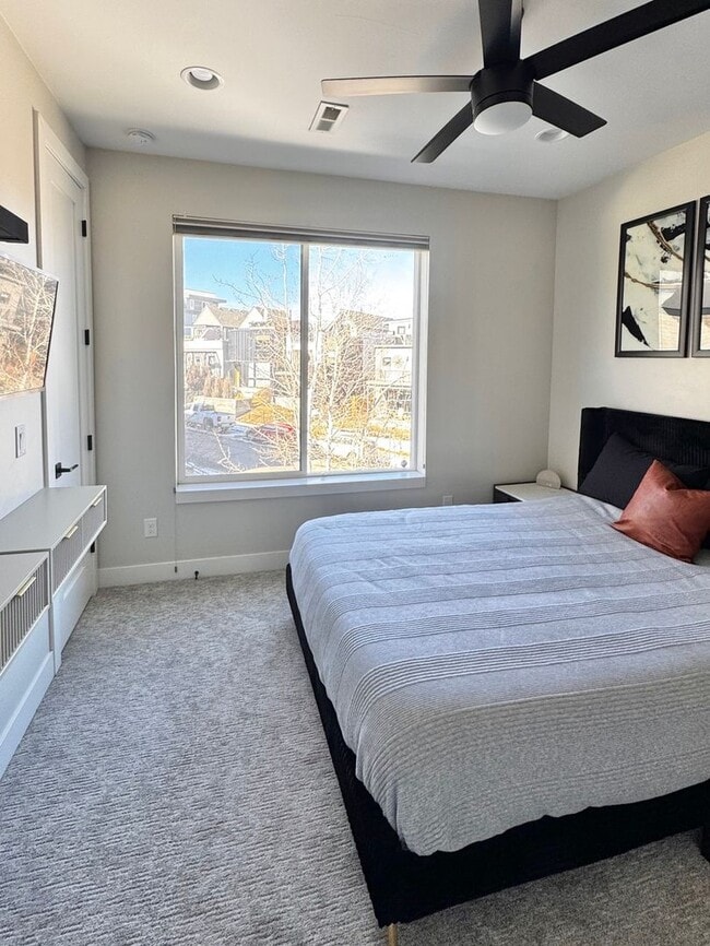 Building Photo - 1788 W 32nd Ave