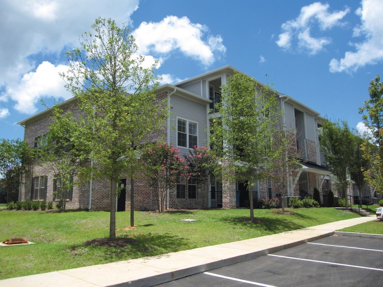 Arbor Landing at Lake Jackson 4910 N Monroe St Tallahassee FL 32303