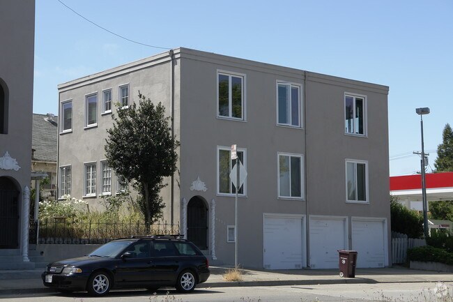 Building Photo - 4536 Park Blvd