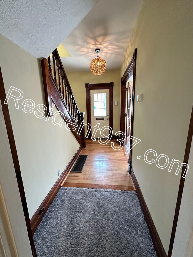 Building Photo - 2 Bed 2 Bath home