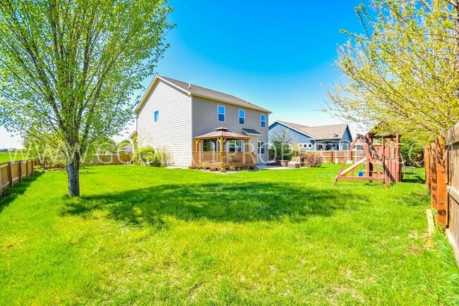 Building Photo - 5 Bedroom Home with Fenced Yard, and 3 Car Garage in Waukee