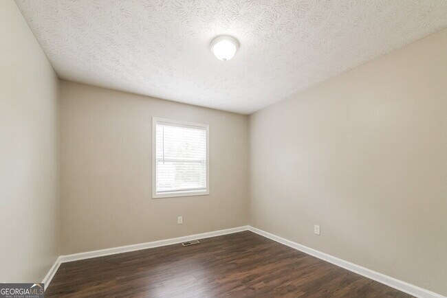 Building Photo - 4061 Wylie Ln