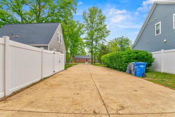 Building Photo - 5713 Dawes Ave