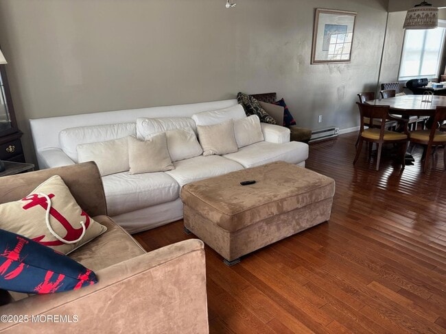 Building Photo - 156 Rodman Dr