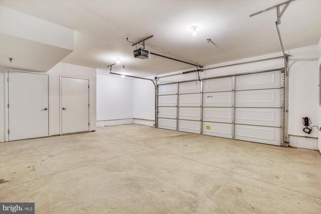 Building Photo - 3234 Royal Fern Pl