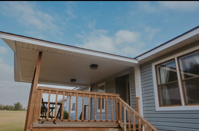 Building Photo - 30507 N 2960 Rd