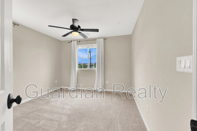 Building Photo - 2548 Sable Creek St