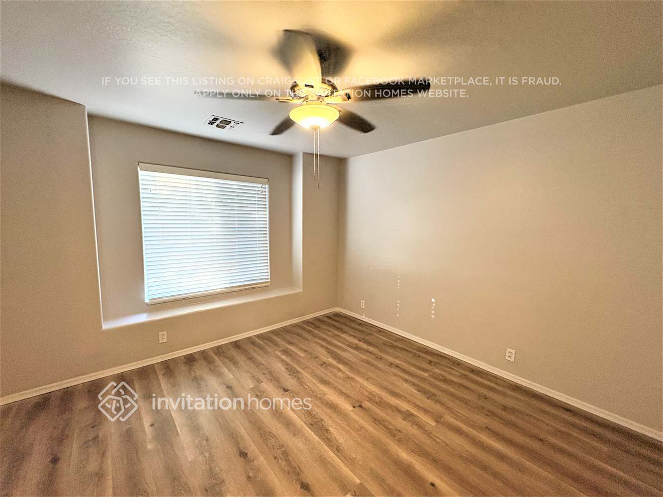 Building Photo - 8816 W Las Palmaritas Dr