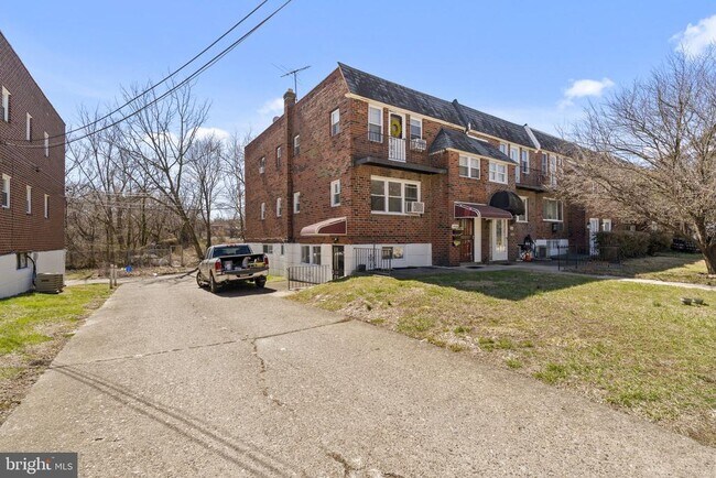 Building Photo - 4068 Balwynne Park Rd