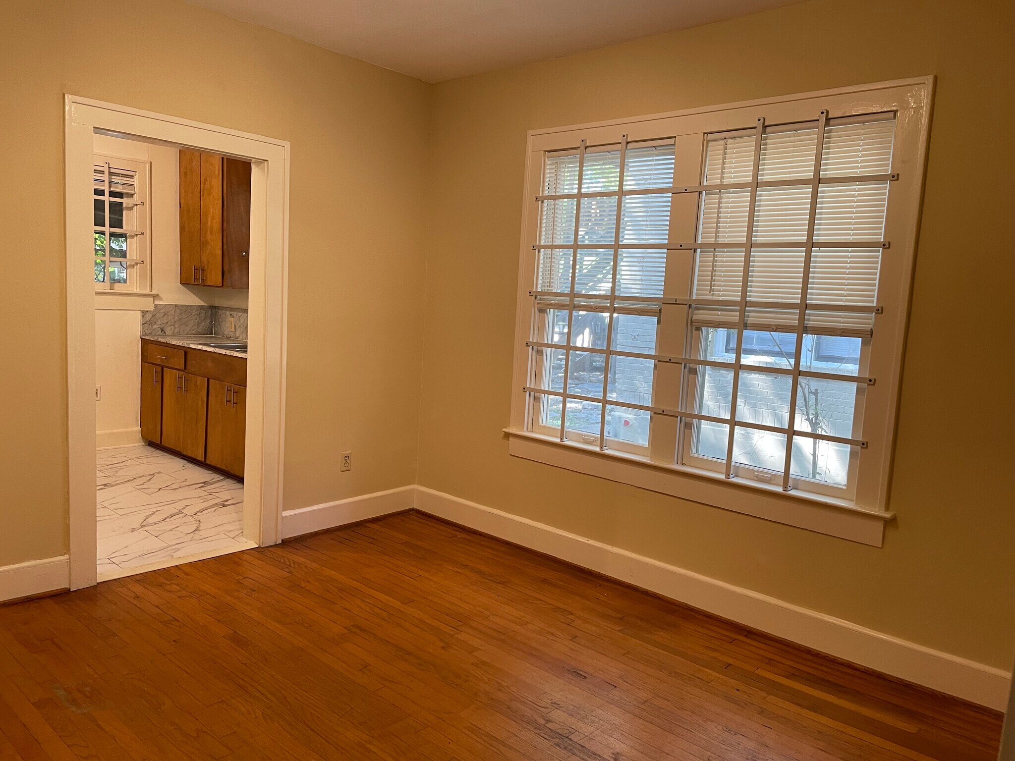 Dining Room - 5946 Oram St